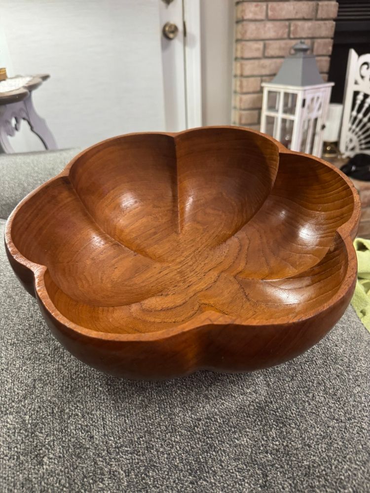 Mid-Century Scalloped Wooden Salad Bowl Set