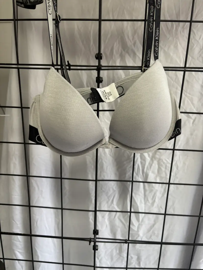 Calvin Klein 36B Ladies Bra