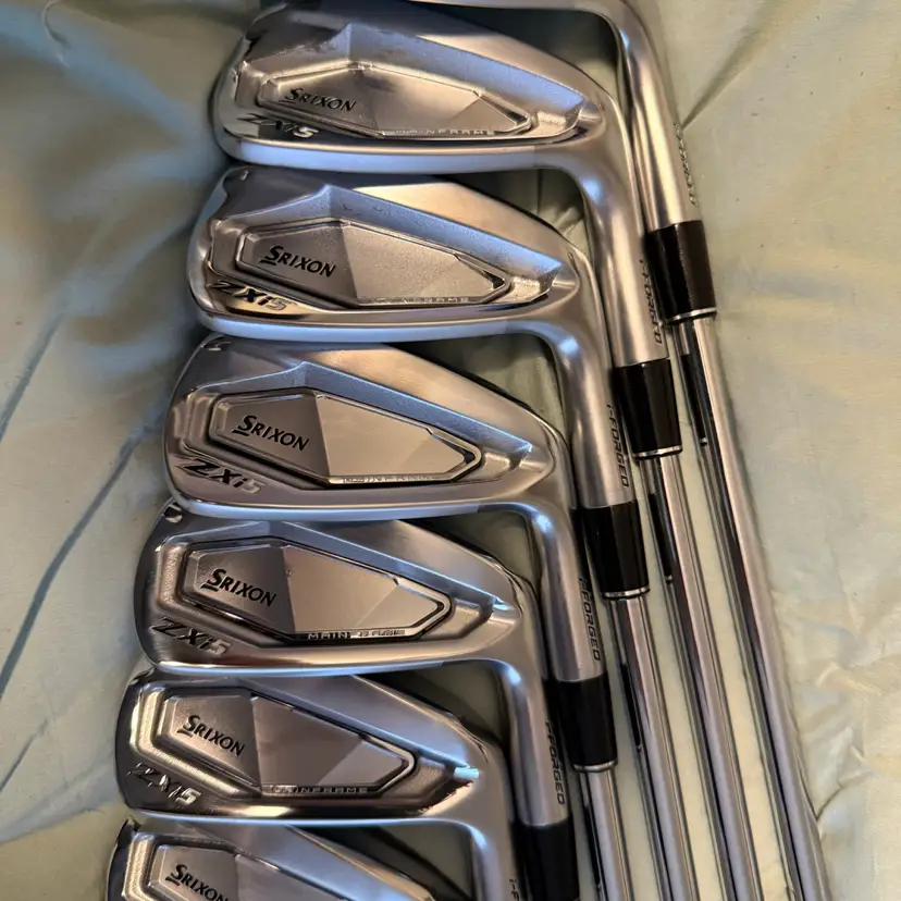 Srixon ZXI5 RH Forged Iron Set 5-PW, AW - Dynamic Gold Mid 115G R300 Reg Flex