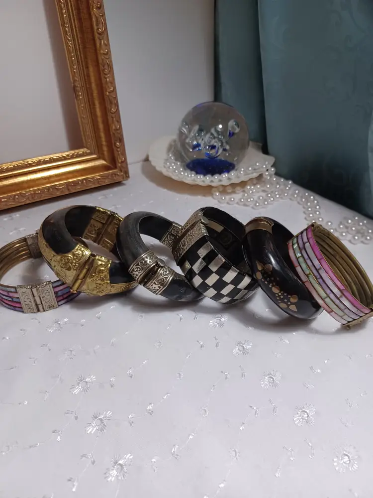 Lot of 6 pin clamp bracelets