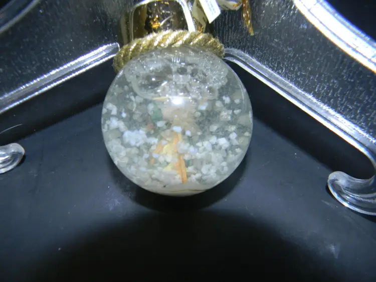 Santa Claus Mini Waterball/Snow globe Ornament 1991