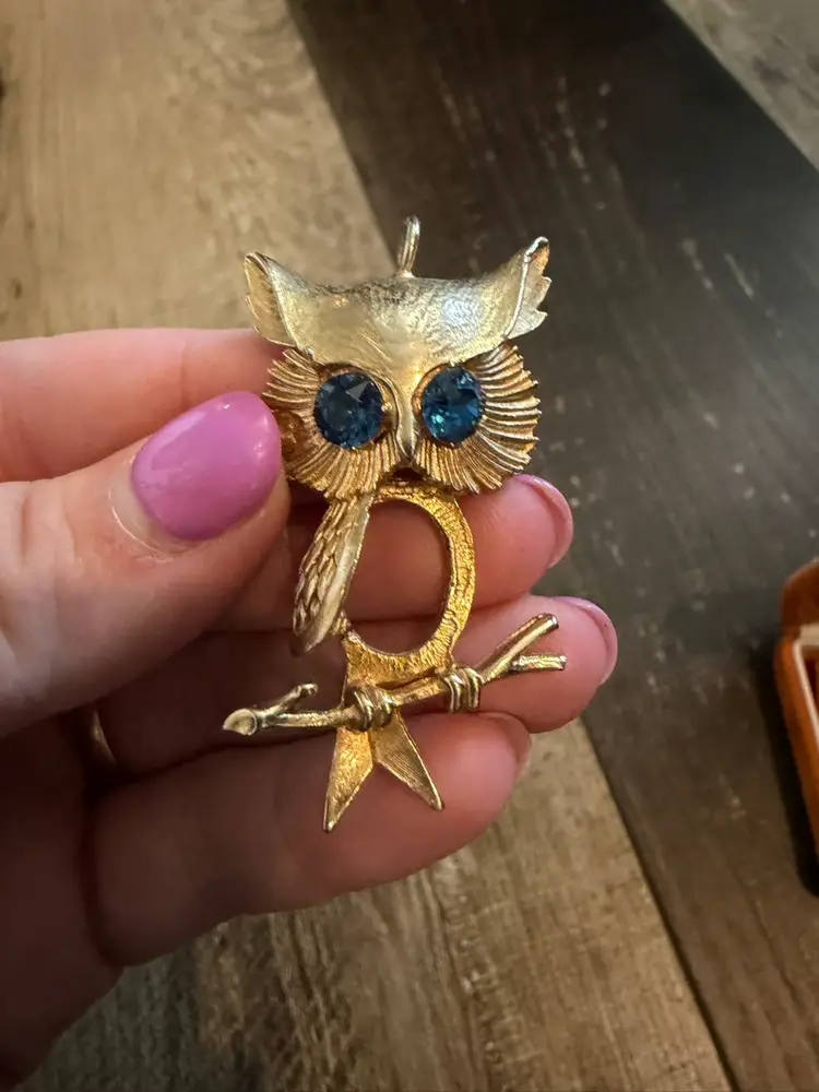 Vintage Gold Toned Owl Pendant
