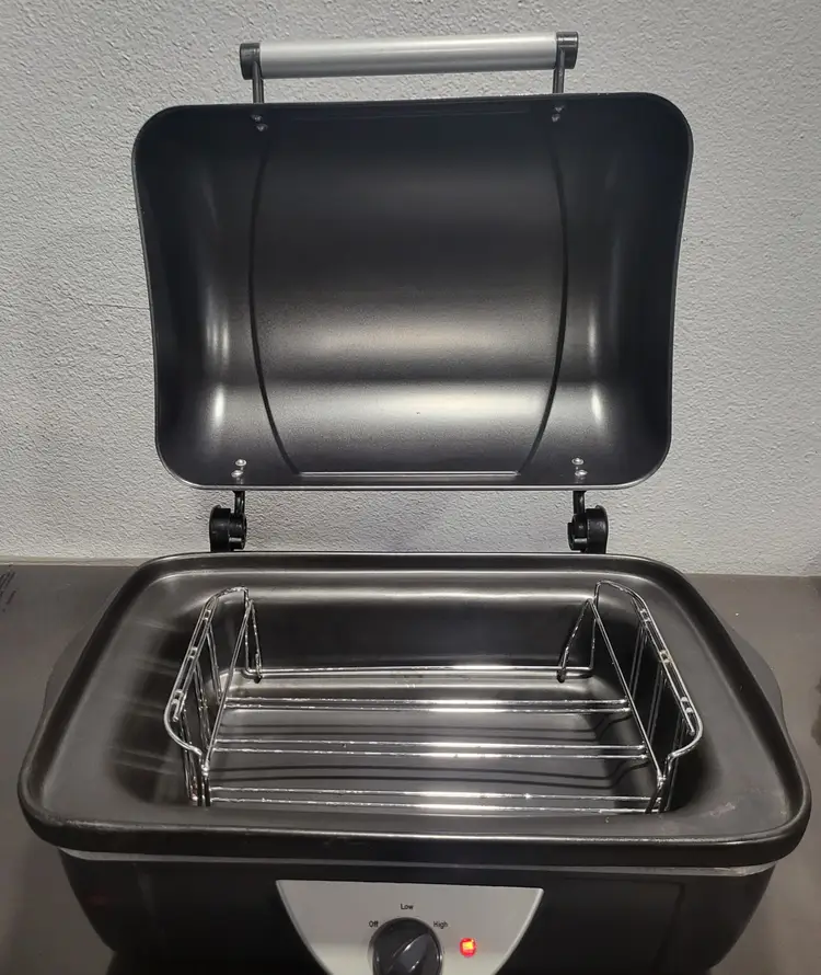 Vintage Crockpot BBQ pit