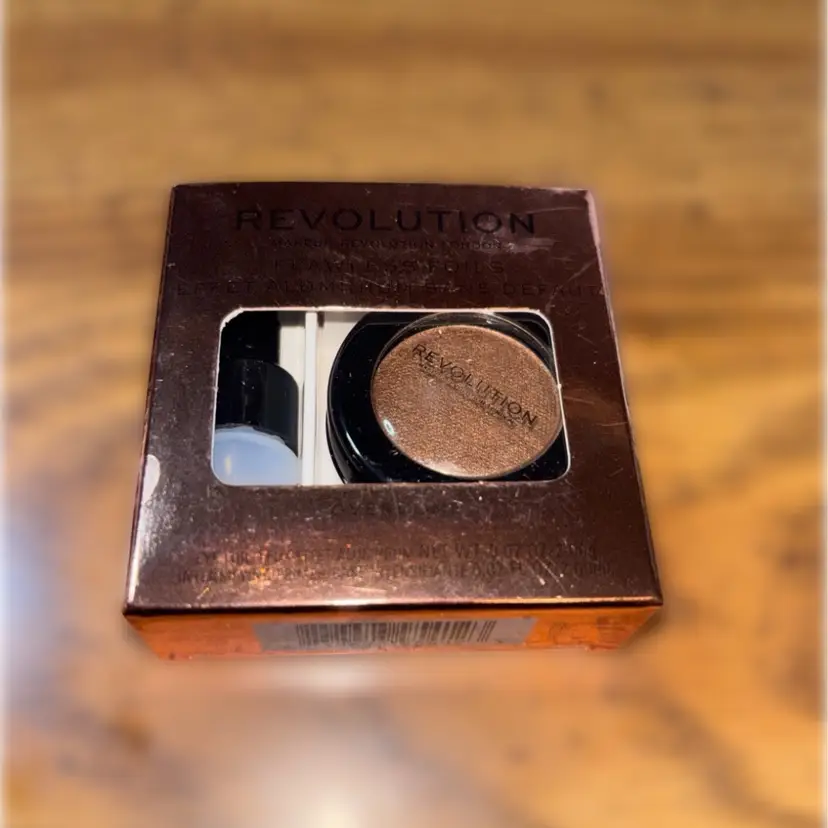 Revolution Flawless Foil In The Shade Overcome