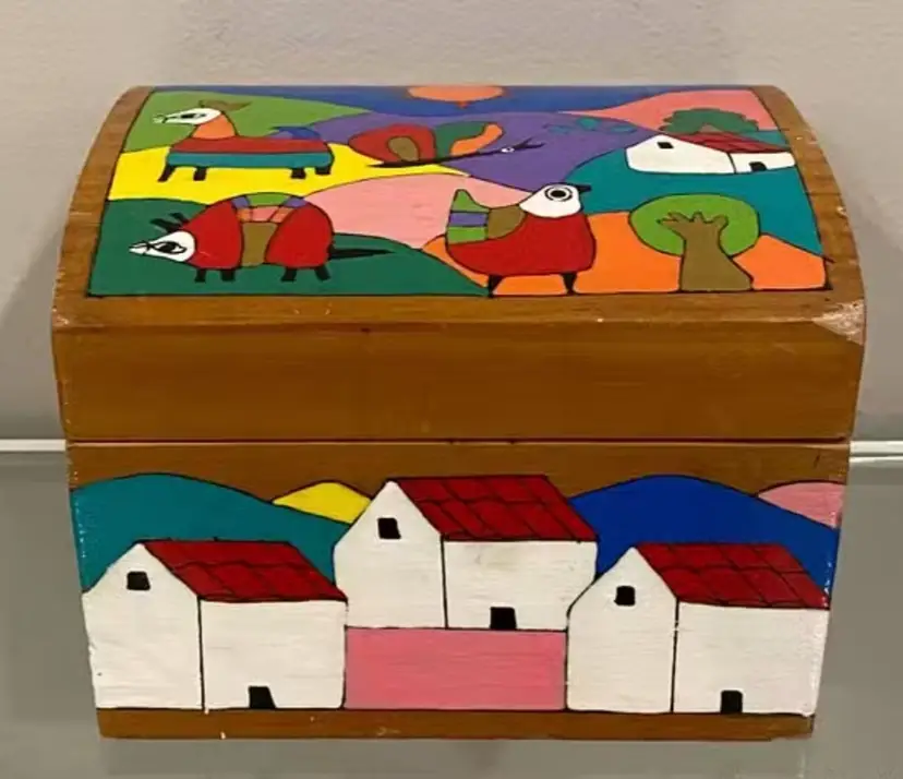 Vintage Hand Painted Folk Art Keepsake Box from El Salvador  5 x 4 Inches