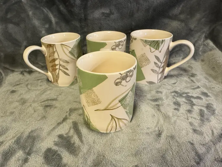 Vintage Set 4 Corelle Coordinates Coffee Cups Mugs Green Leaf “Textured Leaves”