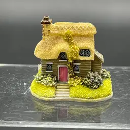 Chapel Hill Miniature English Cottage Figurine Village House Thatched Roof VTG
