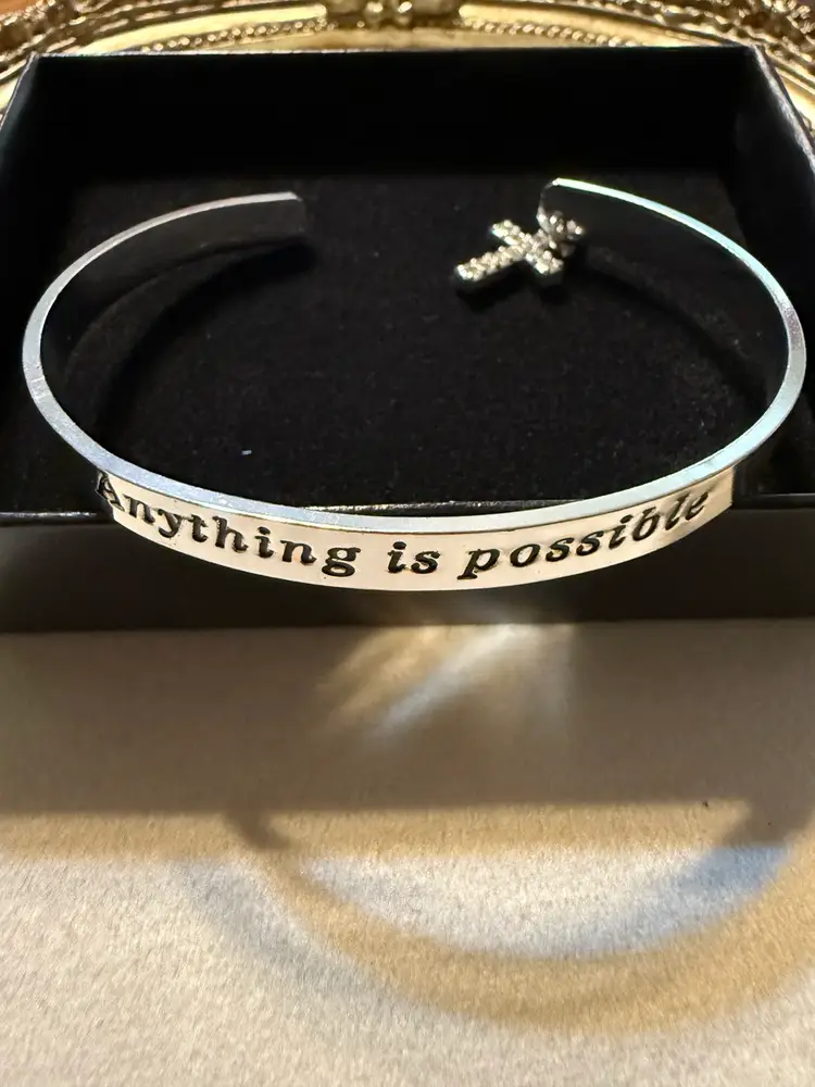 Vintage NOS AVON Silver Tone Bracelet