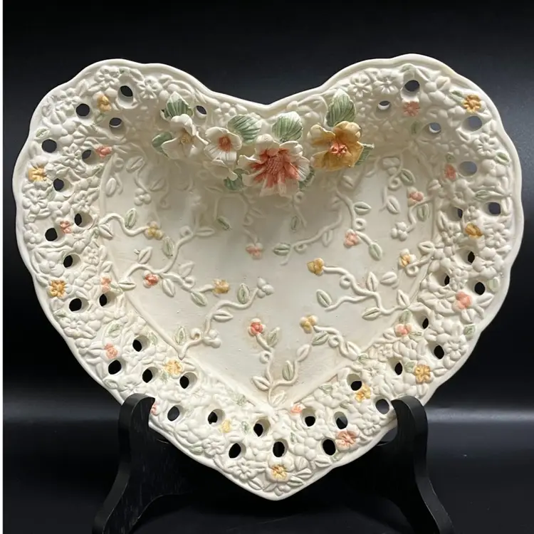 Reticulated Heart- Flowers All In Tact- Reticulated Edges- Beautiful. 7”x 8.5”