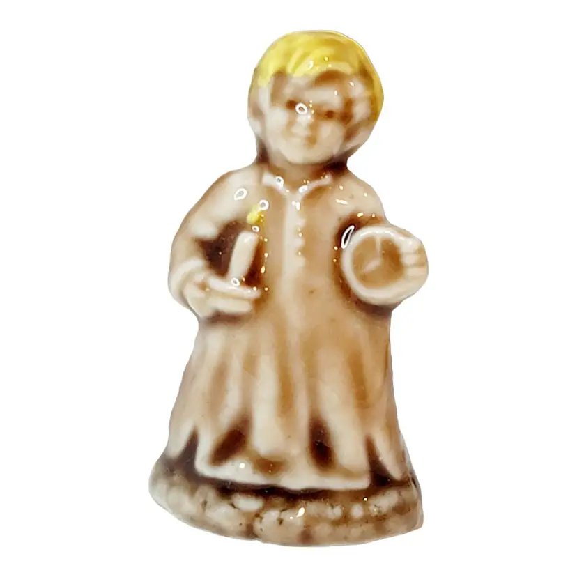 Wade Whimsies Red Rose Tea Figurine, Wee Willie Winkie, Nursery Rhyme Series
