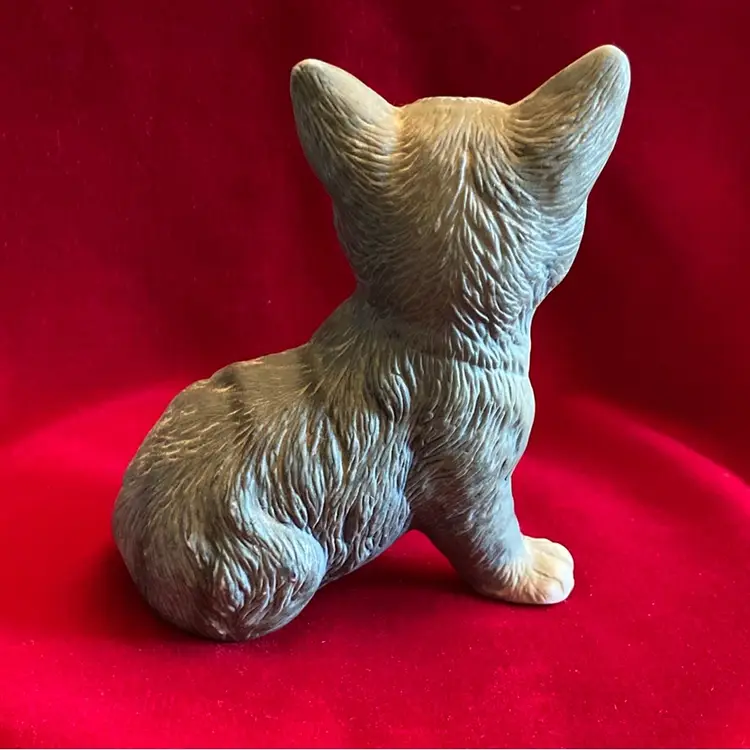AL- Cat Statue