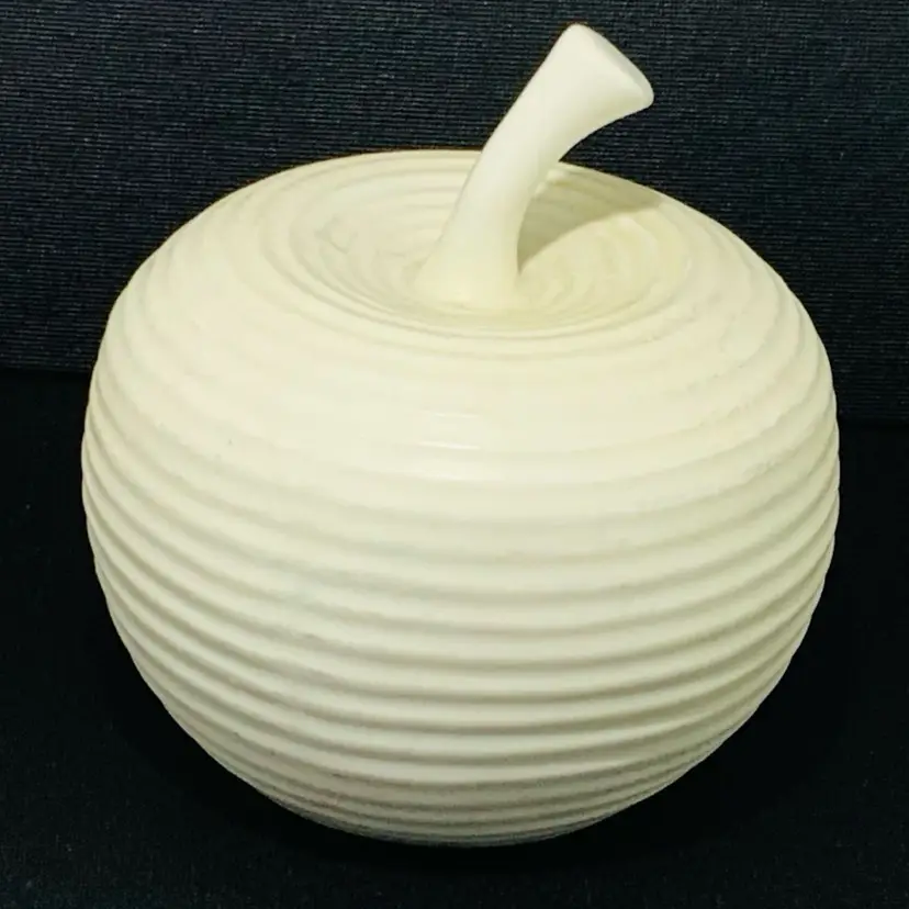 Vintage Decorative Creamy White Ribbed Ceramic Bone White Pottery Apple