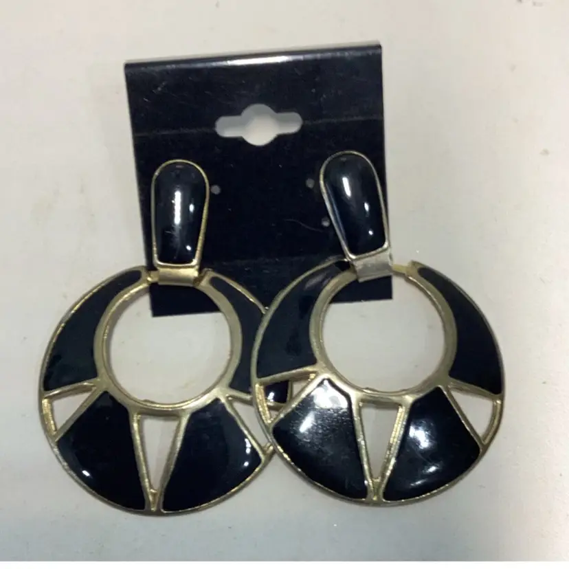 Black & Gold Metal Round Pierced