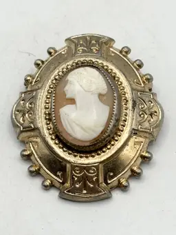 Vintage estate shell cameo brooch pin