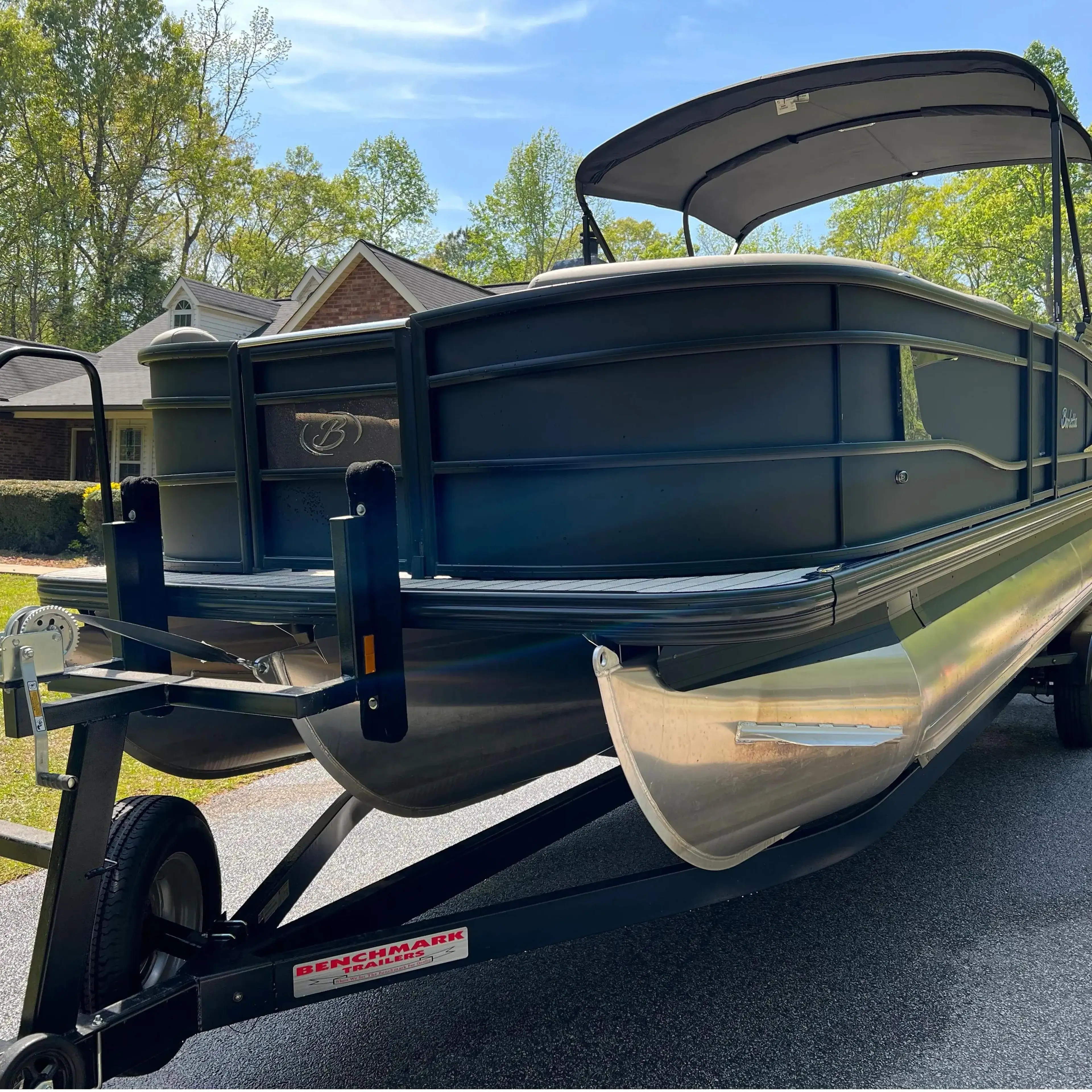 2023 Barletta LUSSO 25U ULTRA-LOUNGE