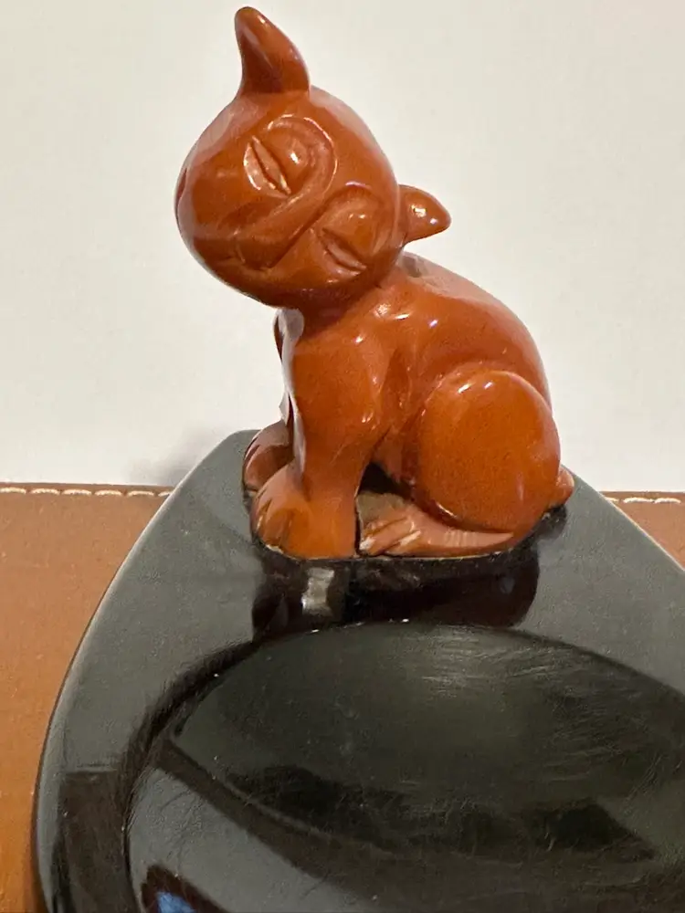 Art deco Carved Bakelite Cat Dish Tray Dresser Desk