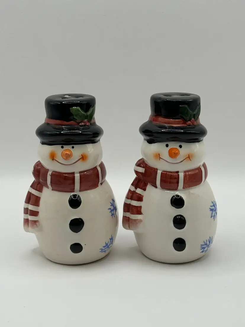 Vintage Snowman Ceramic Salt & Pepper Shakers, Festive Holiday Decor, Unbranded