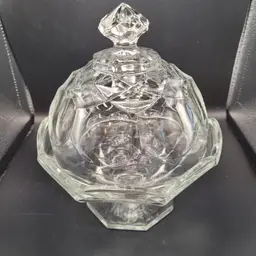 Covered Heavy Glass on Pedestal Base Candy Dish/Bowl 6.25 x 7.5 inches