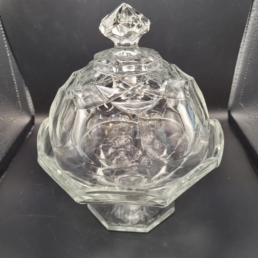 Covered Heavy Glass on Pedestal Base Candy Dish/Bowl 6.25 x 7.5 inches