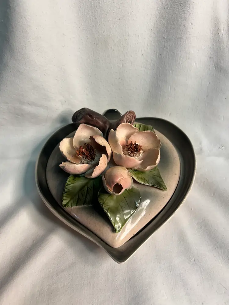 Vintage Vee Pink/Green Heart Shaped Trinket Dish w/ Applied 3D Flowers