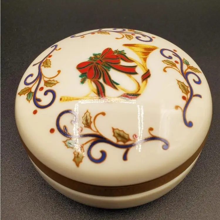 Mikasa Holiday Elegance Covered Trinket Box