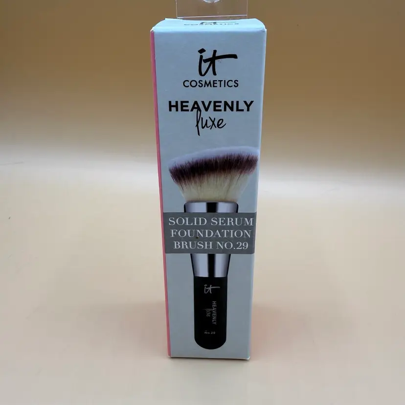 IT Cosmetics Heavenly Luxe Solid Serum Foundation No. 29