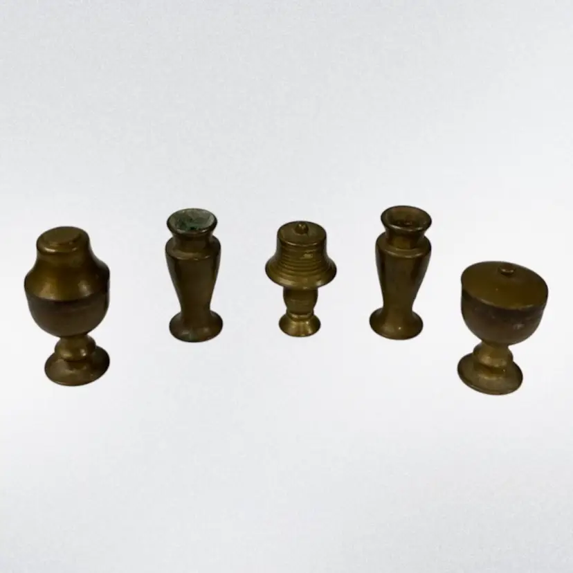 Miniature Brass Dollhouse Urns & Lamp Set | 1”