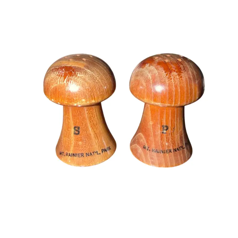Vintage Mt Rainer Wooden S&P Shakers