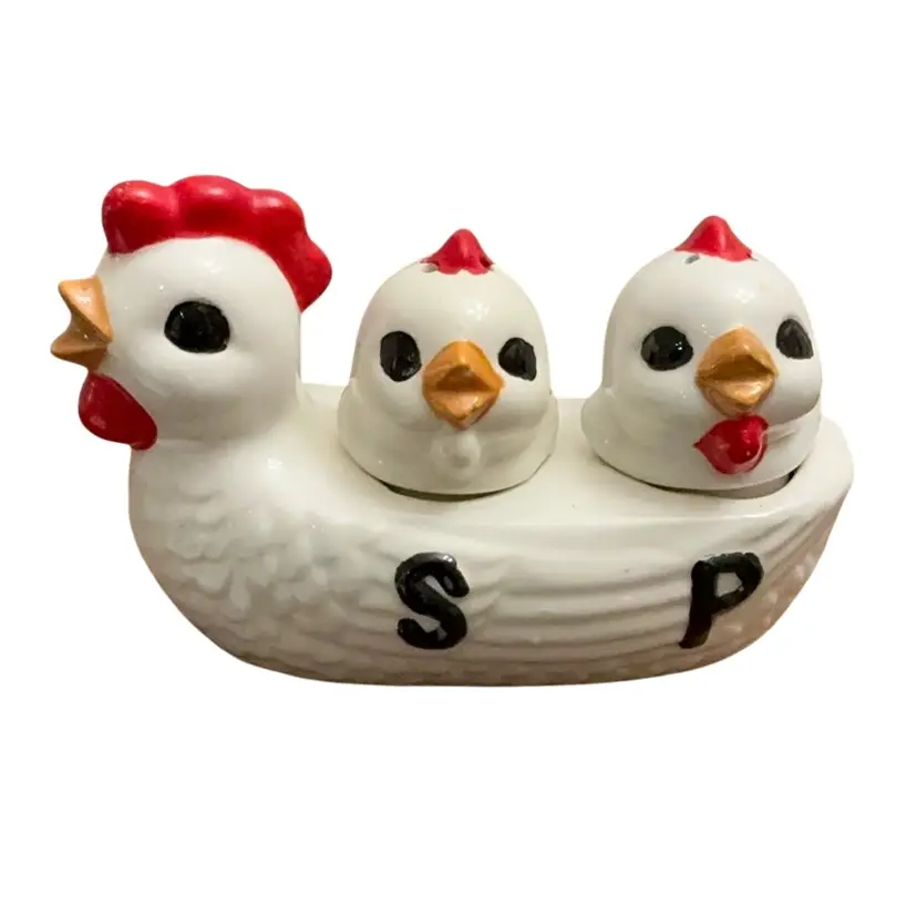 Vintage Anthropomorphic Hen And Chicks Ceramic Salt And Pepper Shakers 3 1/2β X 5β