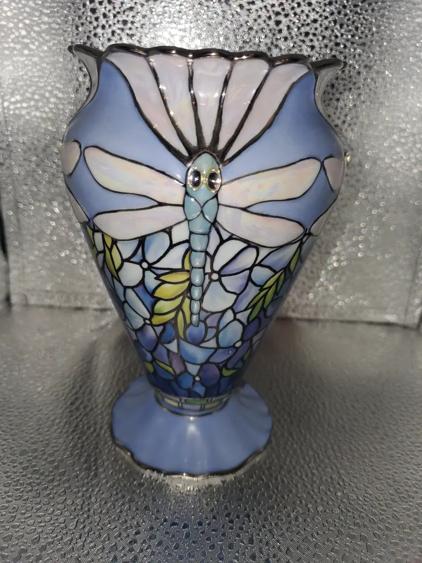 Gorgeous Porcelain Dragon Fly Vase