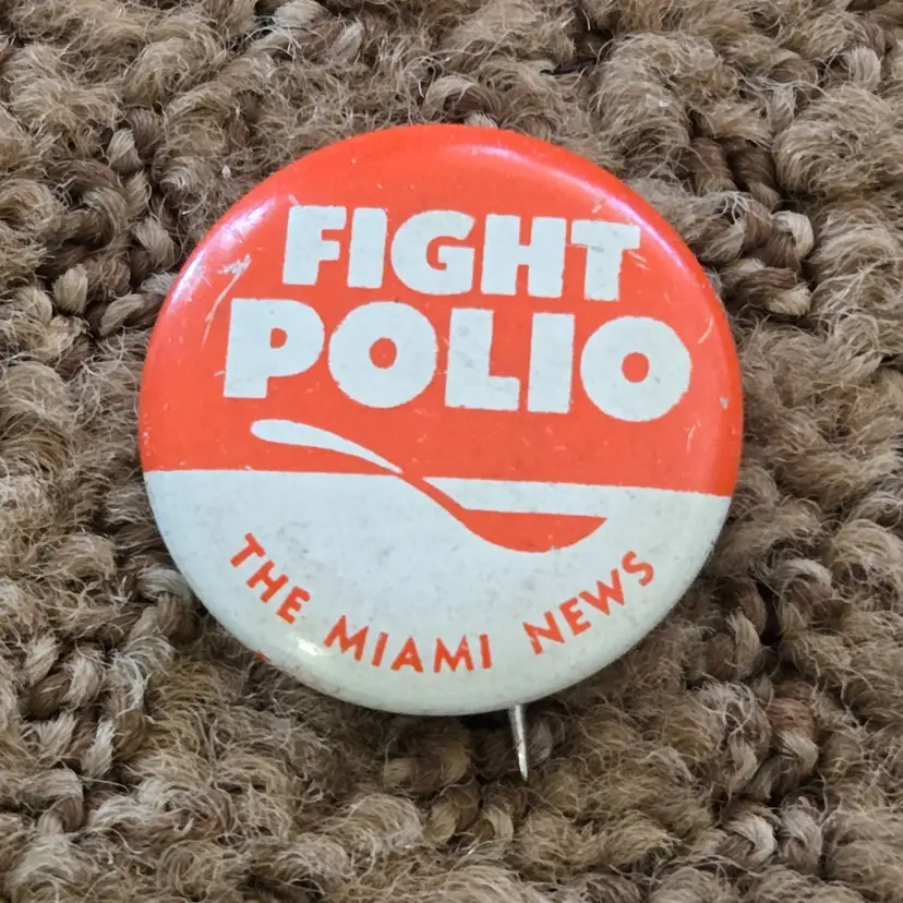 FIGHT POLIO Round Pinback The Miami News Red and White ⅞" Diameter Vintage READ