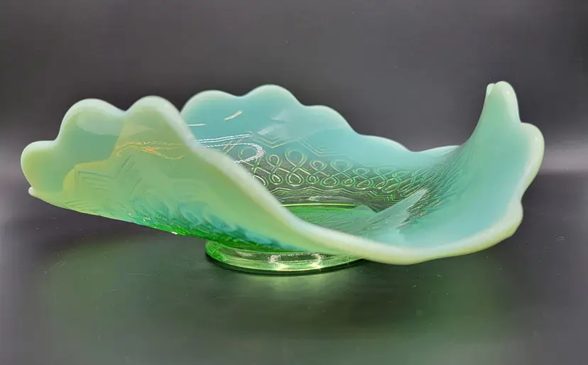 Many Loops Green Opalescent Jefferson Glass Triangular Bowl