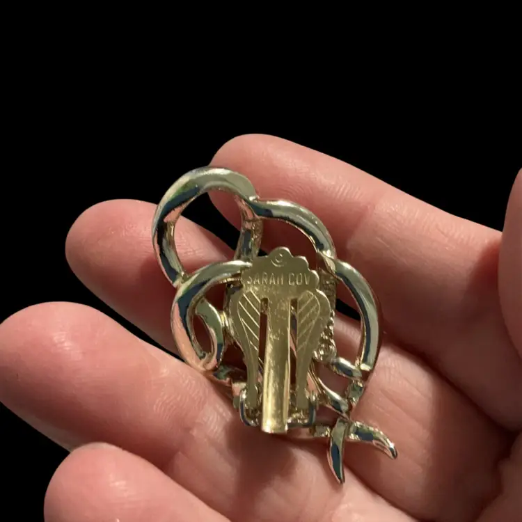 Vintage Goldtone  Sarah Coventry “ Town And Country” Clip On Earrings.