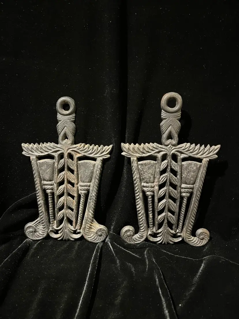 1583 - Cast Iron Wilton Trivets Brooms & Heart