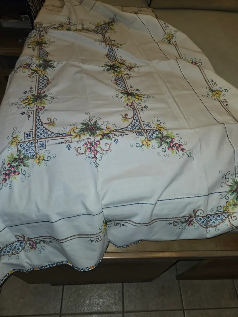 Gorgeous Cross Stitch Rectangular Tablecloth 64 x 48