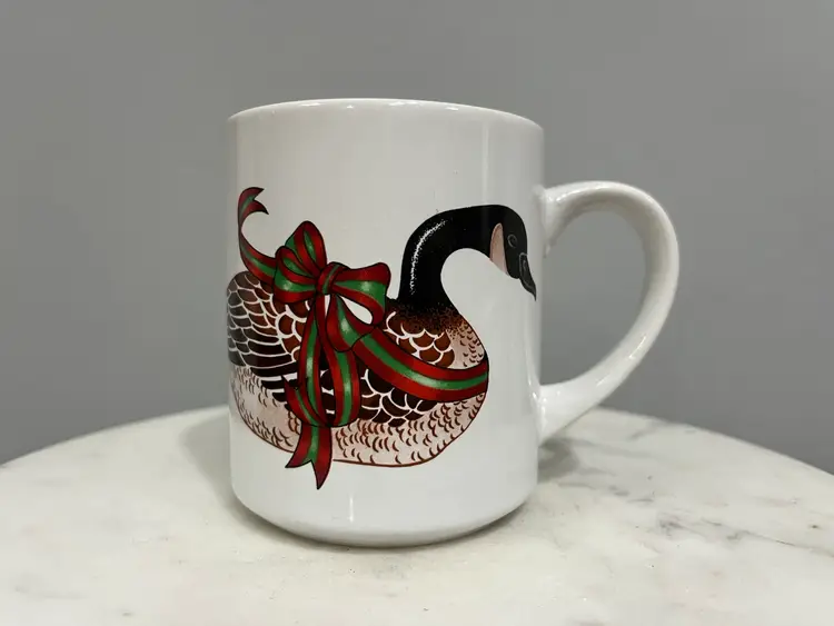 Set of 4 NIB Vintage 1980’s Happy Holidays Christmas Goose Coffee Tea Mugs