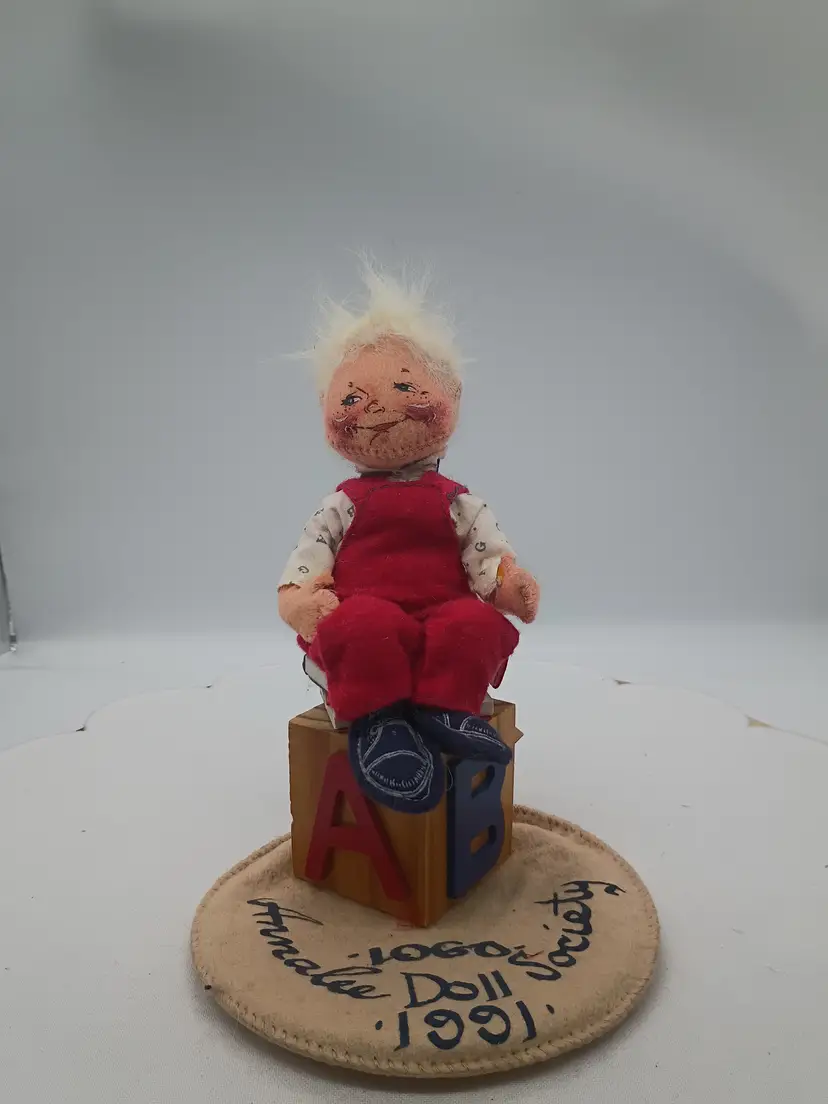 Vintage 1991 Logo Annalee Doll Society Boy Sitting on Alphabet Block #965091.