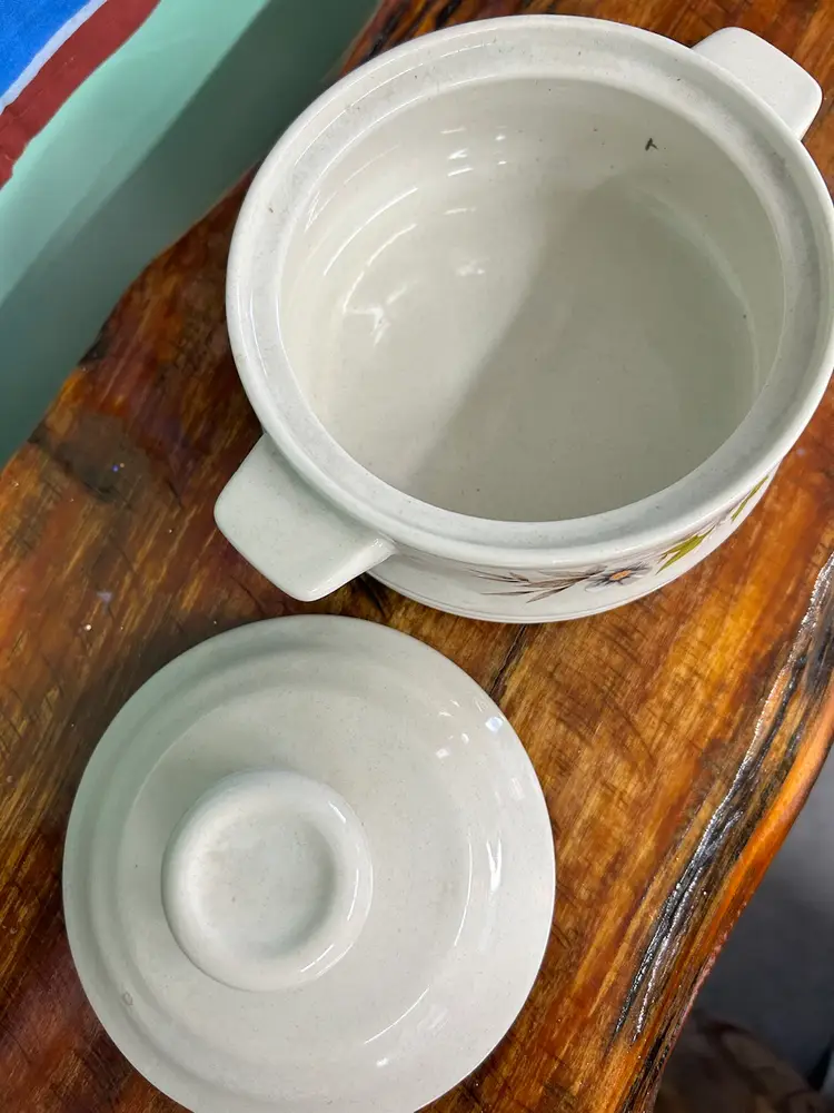 Heavenly Bake Stoneware Casserole With Lid