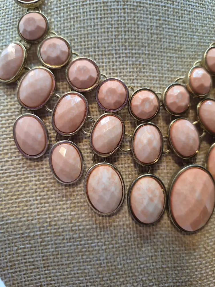 Vtg. Gold Tone pink Bib Statement 14" Necklace