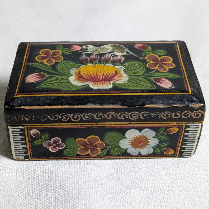Creature & Flowers Wooden Chippy Trinket Box