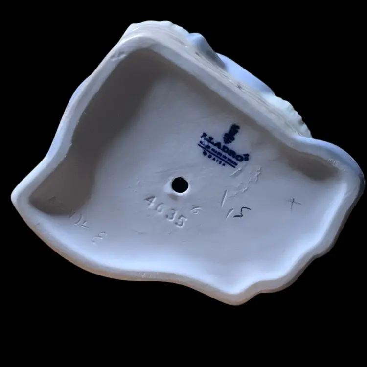 21. Beautiful Lladro " Angel with Sleeping Baby " Figurine - Nice Piece