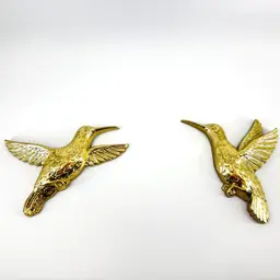 Set 2 HOMCO Plastic Humming Bird Wall Hangers