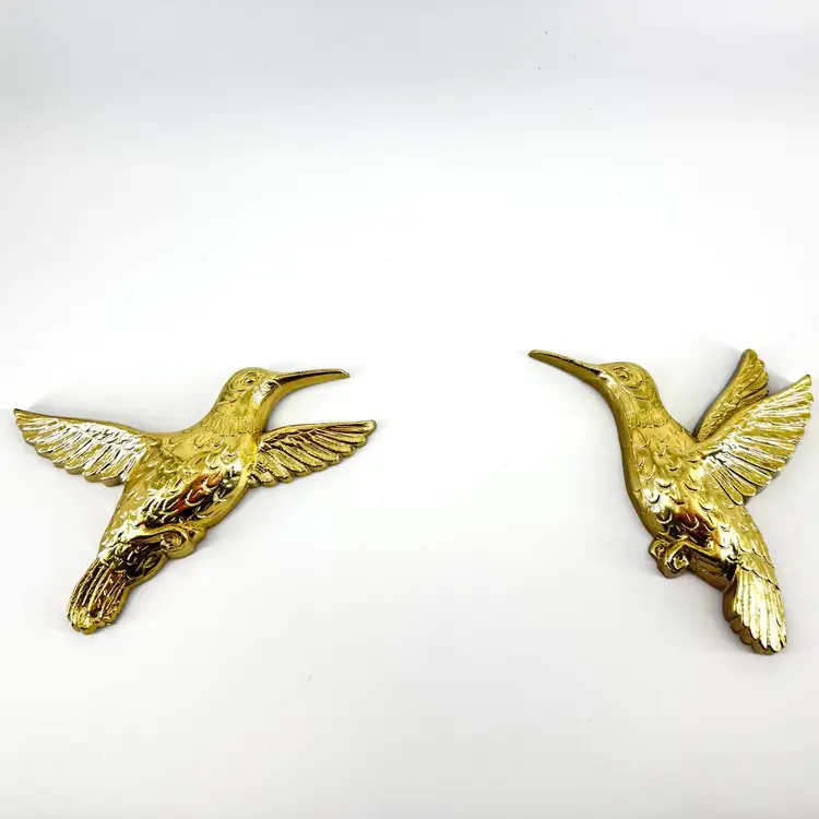 Set 2 HOMCO Plastic Humming Bird Wall Hangers