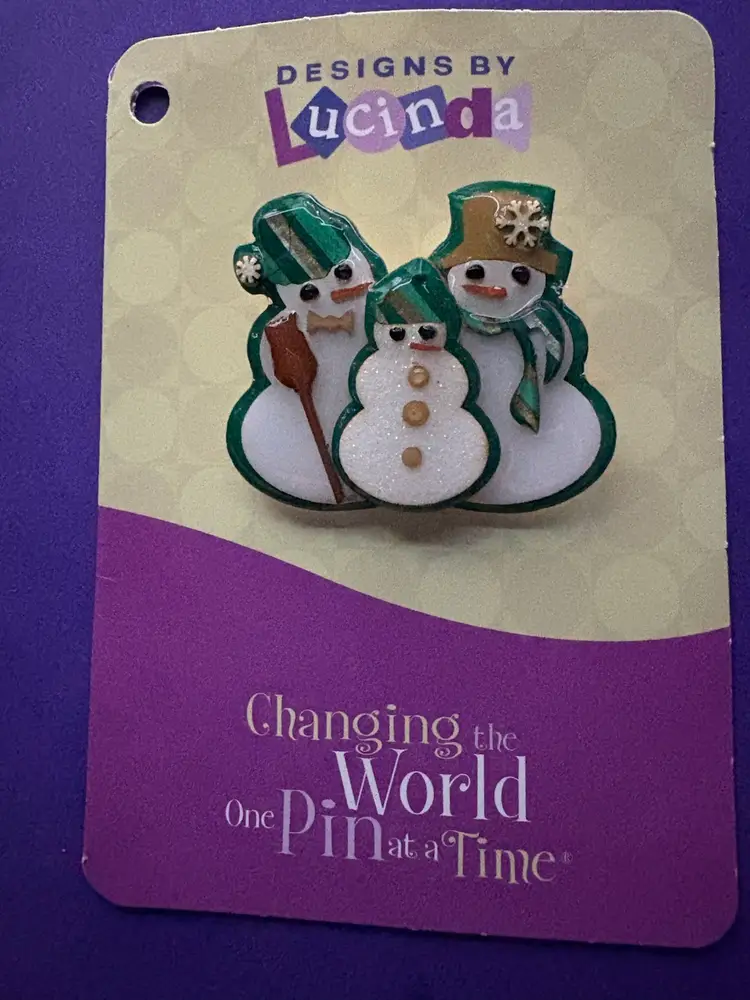 Designs By Lucinda ~ Vintage SNOWMAN FAMILY Pin / Brooch  ~ Green Background ~ The Kid Is Glittery ~ Each Snowman Has Accessories In Shades Of Green, Silver And Gold. Brrrr! ❄️☃️