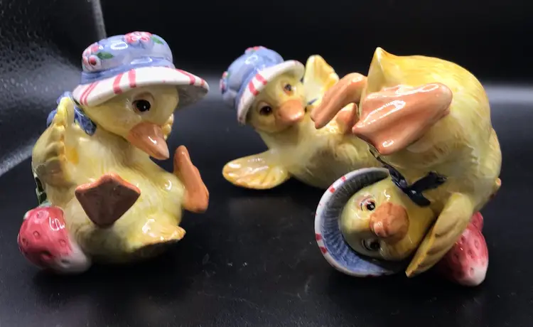 Fitz & Floyd Classics Somerset Tumblers Duckling Tumbling Figurines
