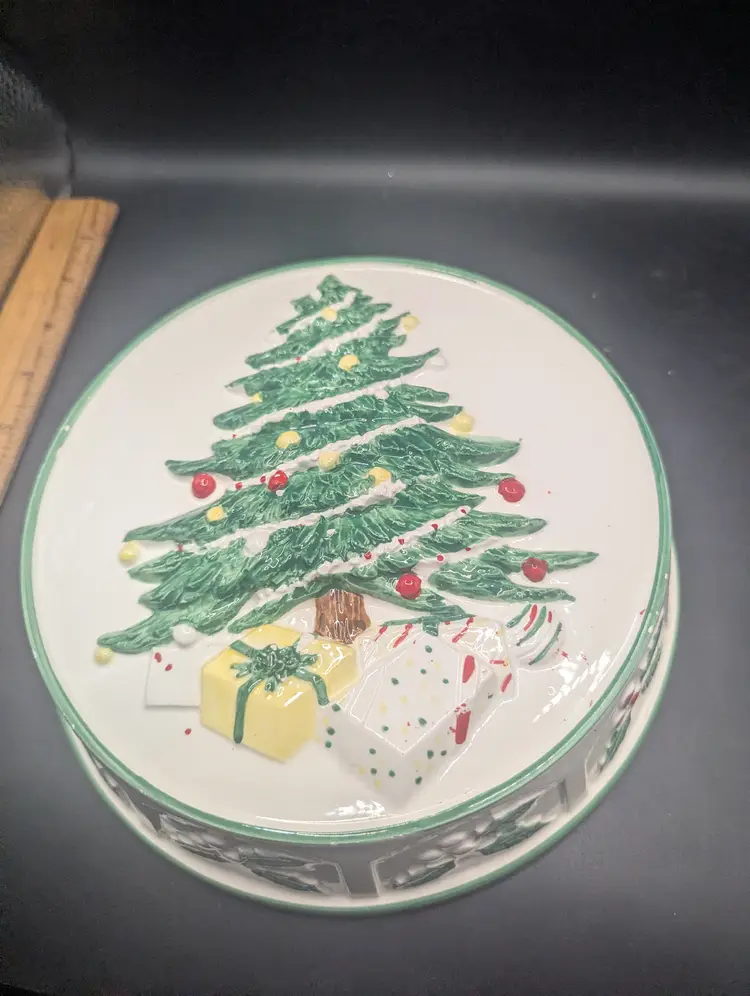 Vintage 1983 Christmas Tree Towle Sigma Tastesetter Decorative Kitchen Hand Painted Ceramic Mold Wall Hanging