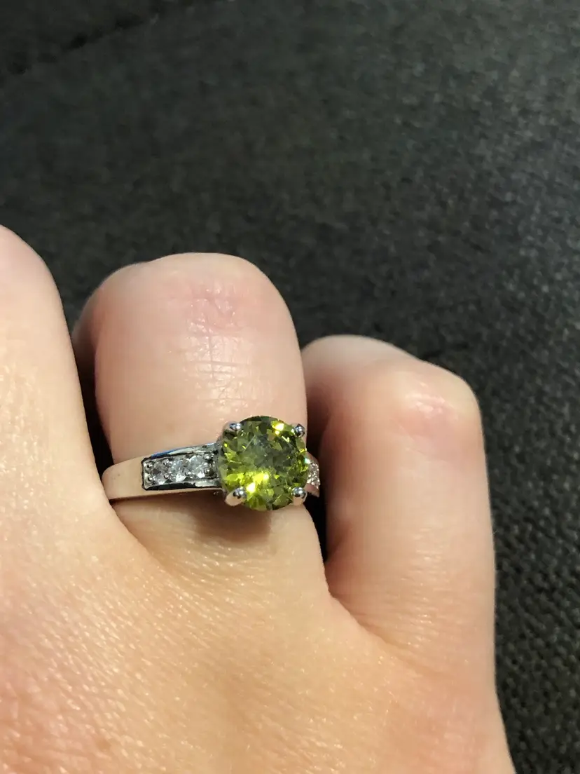 Silver-Tone Round Cut Green Crystal Stone Cocktail Ring Size 6.5