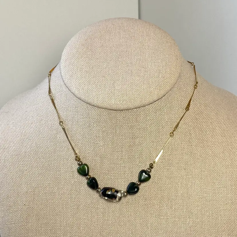 Vintage Retro Green Heart Stone Bead Art Glass Bead Gold Tone Twisted Bar Chain Necklace