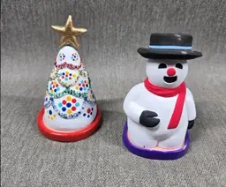 Christmas Tree and Snowman Covered Pottery Nativity Scenes Free Shipping