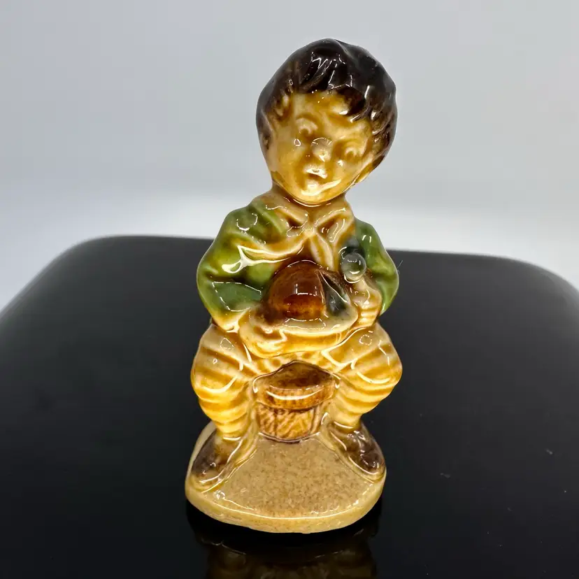 3” Wade England Red Tea Rose Jack Horner Nursery Figurine